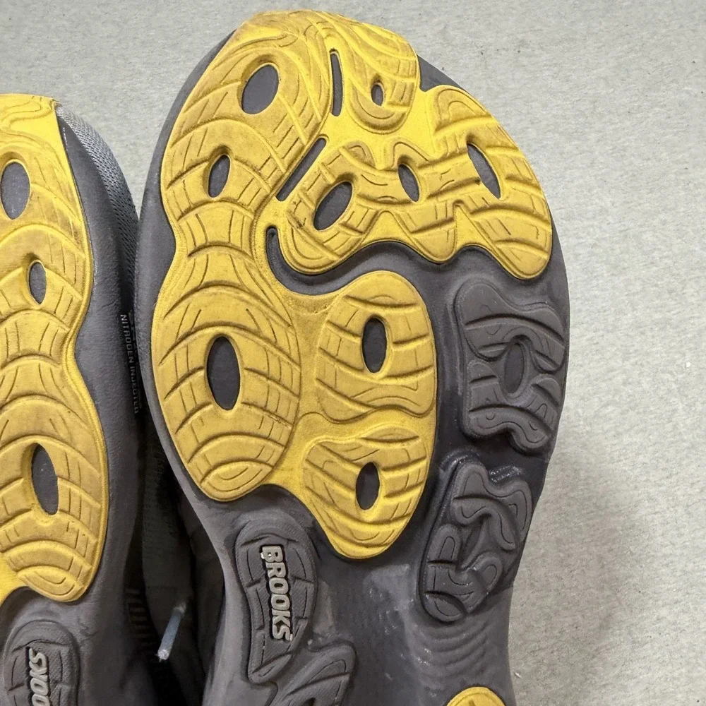 Brooks men adrenaline